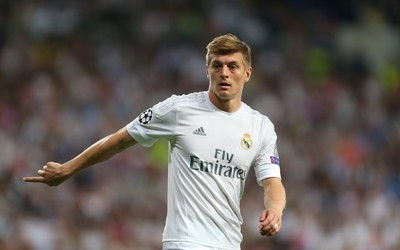 四喜娱乐焦点-B席和瓜帅讨论