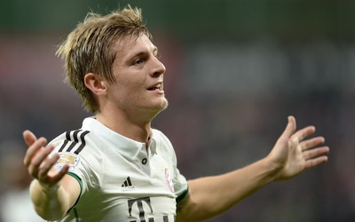 四喜娱乐热评-C罗头球破门弹跳惊人