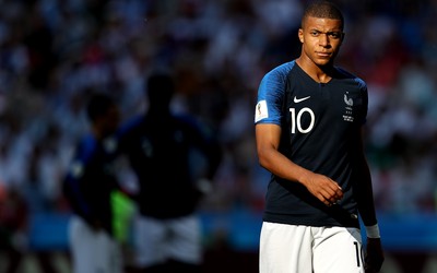 四喜娱乐焦点-乌克兰队球员冲突吃红牌