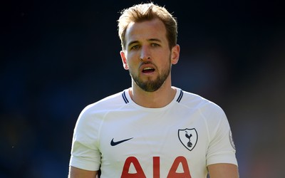 四喜娱乐焦点-克瓦拉茨赫利亚任意球直接破门梅开二度